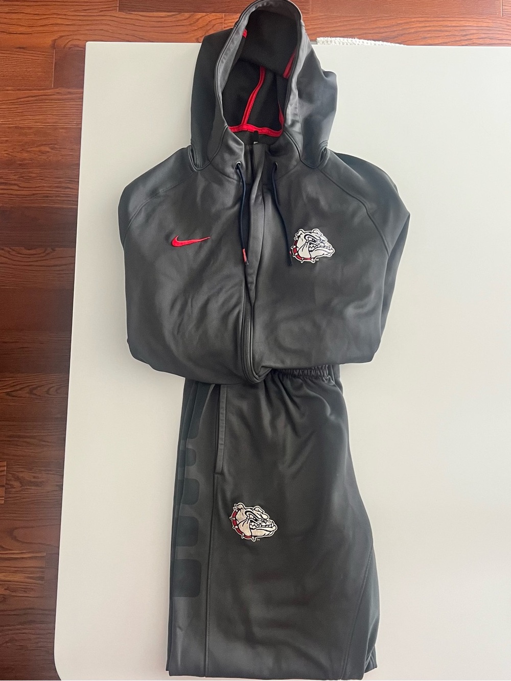 Nike performance grey GONZAGA BULLDOGS basketball team warmup hoodie and sweats